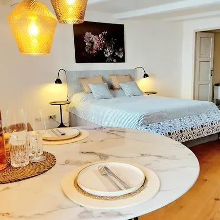 30qm Studio Rosenheimer Innenstadt Apartment *
